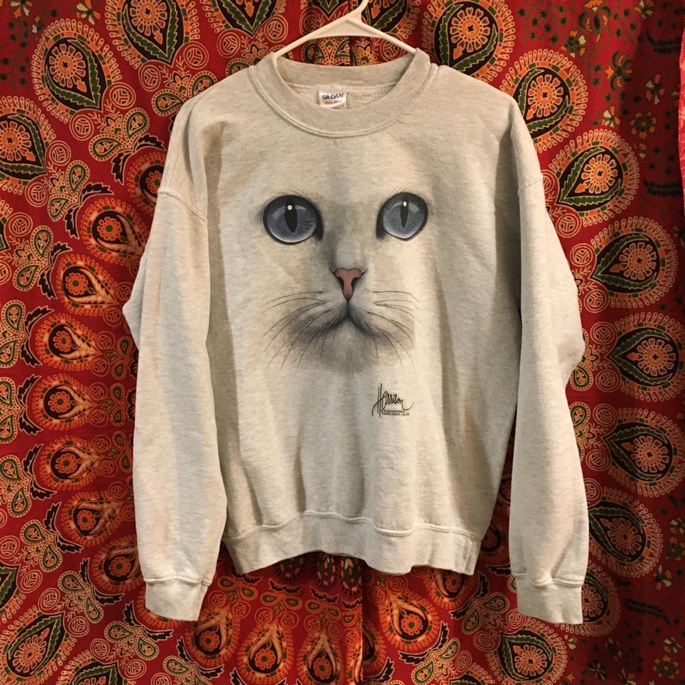 • Cat Sweater •